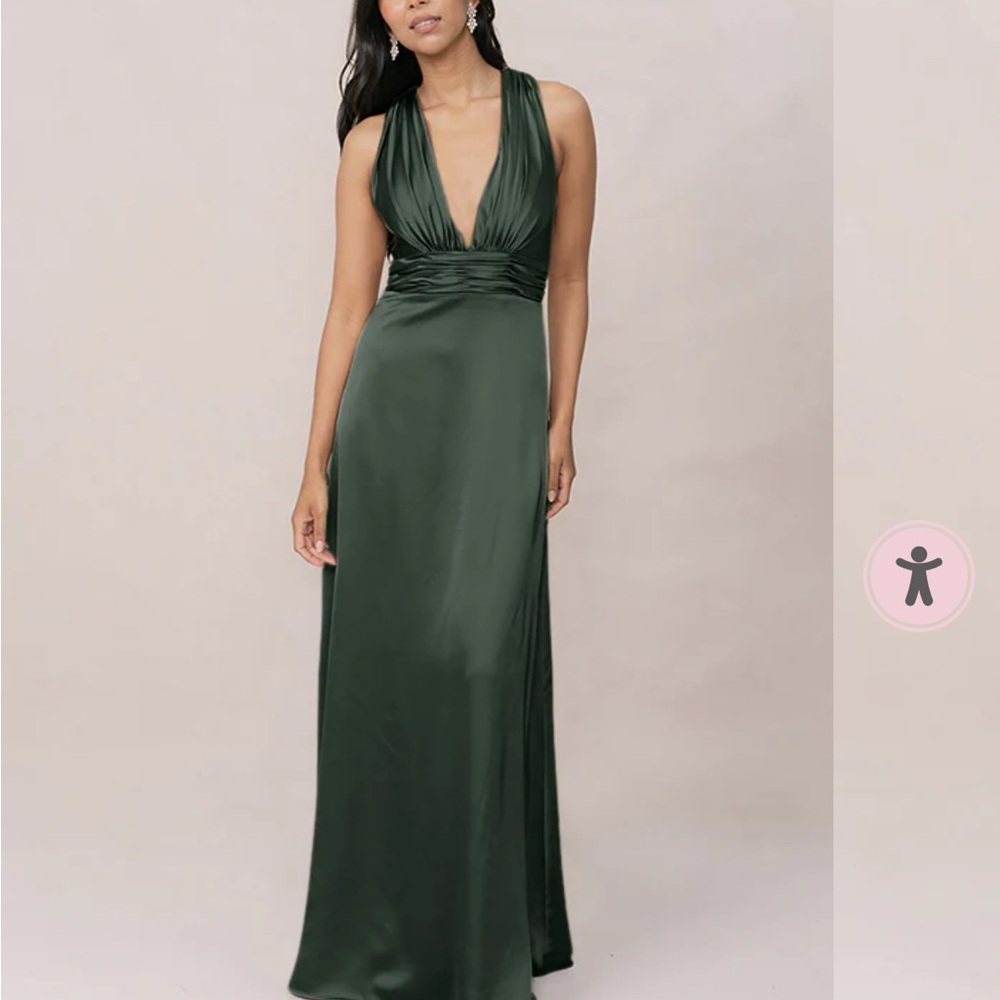 Elegant Green Evening Gown